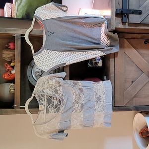 Bundle 2 tops!